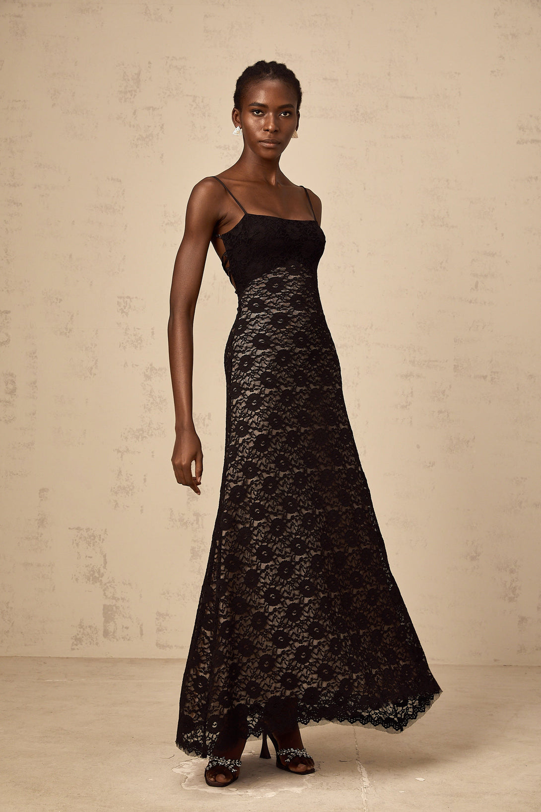 Zélie black open-back floral-lace maxi dress – Fashionswest
